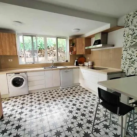 Luxury To The Ocean *